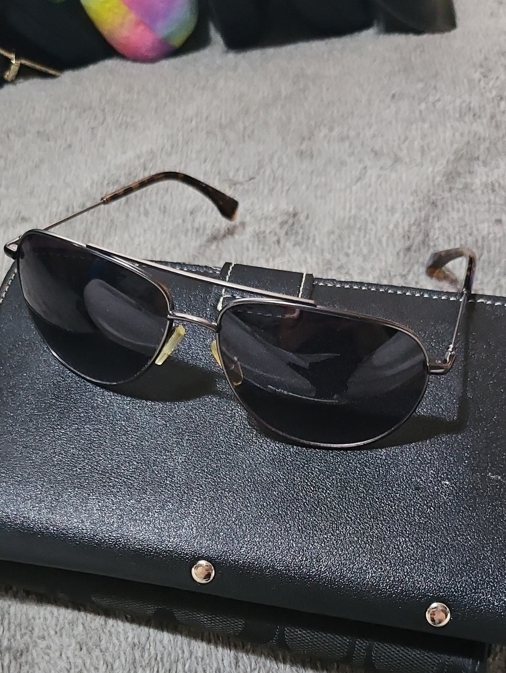 Gap Womens Aviator Designer Sunglasses With Case